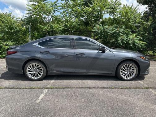 Cloudburst Gray 2022 Lexus ES 300h Ultra Luxury