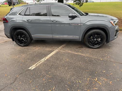 2024 Volkswagen Atlas Cross Sport 2.0T SEL
