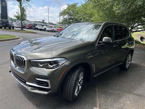 Manhattan Green Metallic 2023 BMW X5 sDrive40i