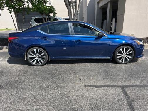 2020 Nissan Altima SR FWD