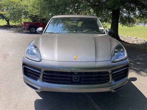 2023 Porsche Cayenne Base
