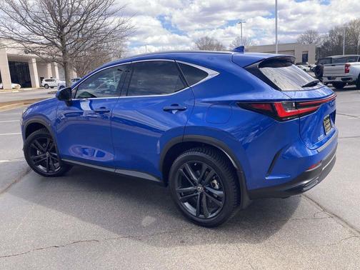 2023 Lexus NX 450h+ Luxury