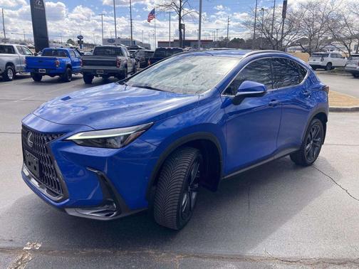 2023 Lexus NX 450h+ Luxury