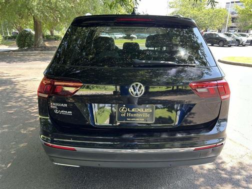 Deep Black 2021 Volkswagen Tiguan 2.0T SE