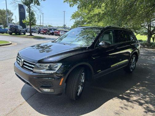 Deep Black 2021 Volkswagen Tiguan 2.0T SE