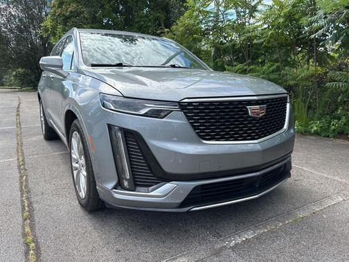 Argent Silver Metallic 2024 Cadillac XT6 Premium Luxury FWD