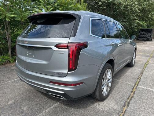 Argent Silver Metallic 2024 Cadillac XT6 Premium Luxury FWD