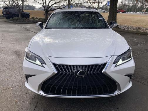 2025 Lexus ES 300h Luxury