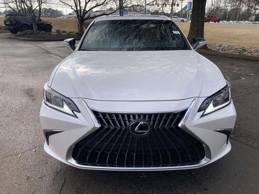2025 Lexus ES 300h Luxury