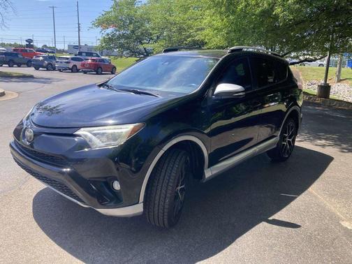 Black 2018 Toyota RAV4 SE