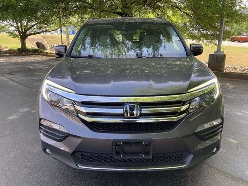 Lunar Silver Metallic 2018 Honda Pilot Touring