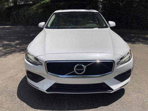 2019 Volvo S60 T6 Momentum