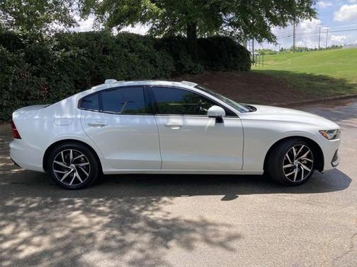 2019 Volvo S60 T6 Momentum
