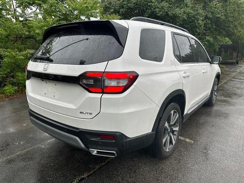 Platinum White Pearl 2025 Honda Pilot Elite