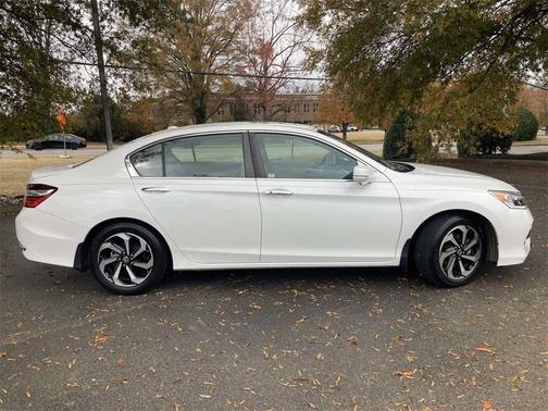 2017 Honda Accord EX-L w/Navigation & Honda Sensing