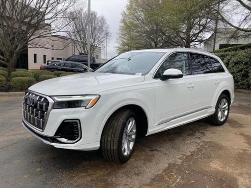 2025 Audi Q7 45 Premium Plus