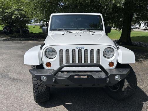 Bright White Clearcoat 2012 Jeep Wrangler Sahara