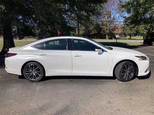 2025 Lexus ES 350 Base