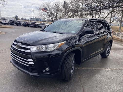 2017 Toyota Highlander SE