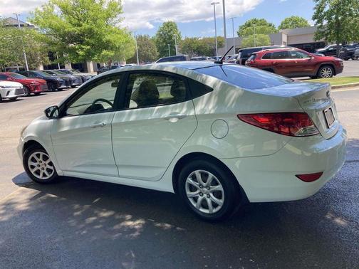 Century White 2014 Hyundai Accent GLS