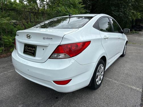 Century White 2014 Hyundai Accent GLS