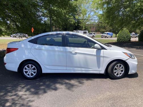 Century White 2014 Hyundai Accent GLS