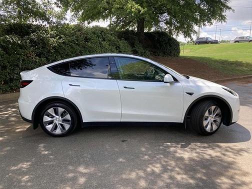 2024 Tesla Model Y Long Range Dual Motor All-Wheel Drive