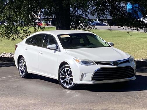 2018 Toyota Avalon XLE
