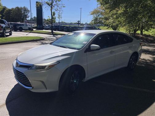 2018 Toyota Avalon XLE
