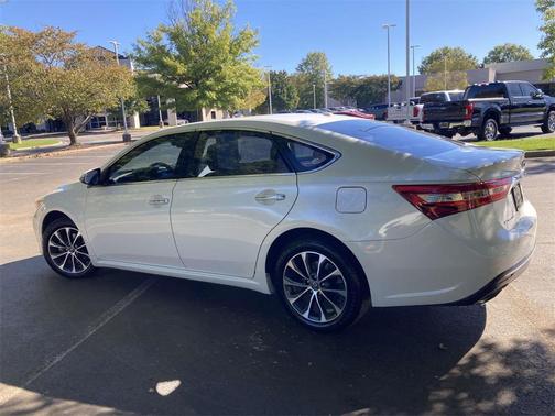 2018 Toyota Avalon XLE