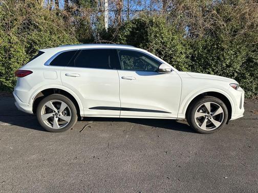 2025 Audi Q5 Premium Plus TFSI quattro S tronic