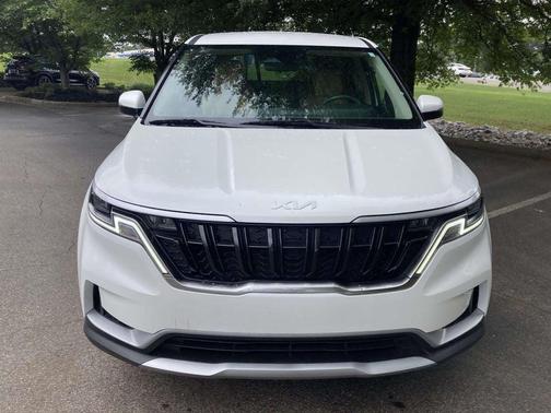 Snow White Pearl 2024 Kia Carnival LX