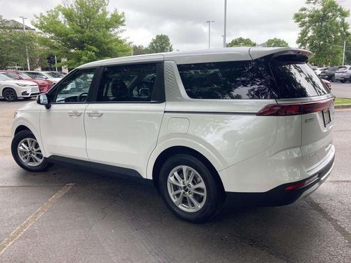 Snow White Pearl 2024 Kia Carnival LX