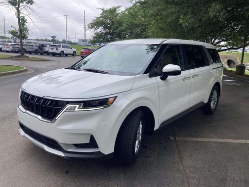 Snow White Pearl 2024 Kia Carnival LX
