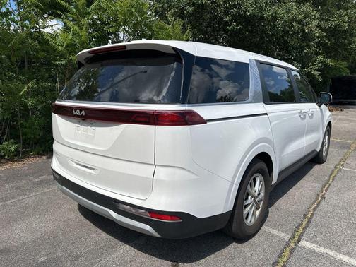 Snow White Pearl 2024 Kia Carnival LX