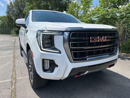 Summit White 2023 GMC Yukon 4WD AT4