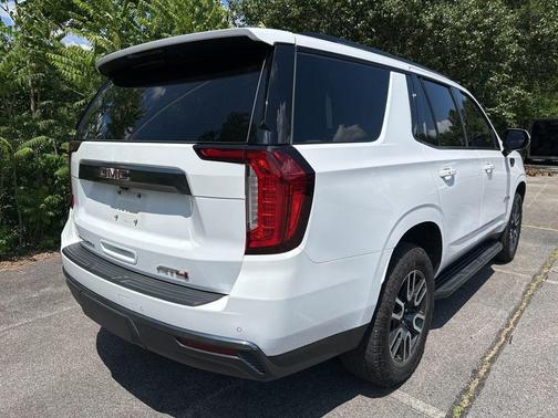 Summit White 2023 GMC Yukon 4WD AT4