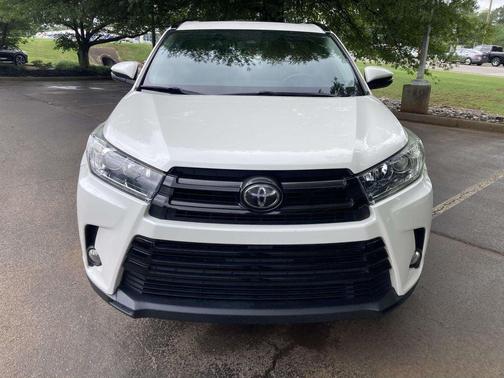 Blizzard Pearl 2018 Toyota Highlander SE