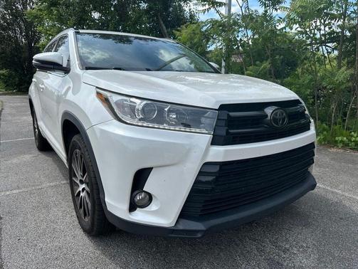 Blizzard Pearl 2018 Toyota Highlander SE