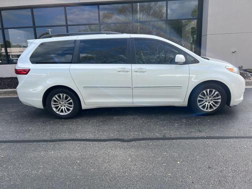 2015 Toyota Sienna XLE Premium