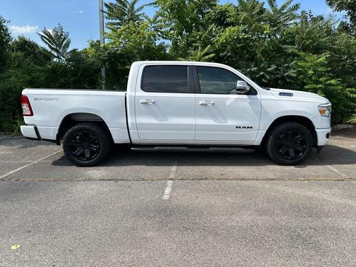 Bright White Clearcoat 2022 RAM 1500 Big Horn/Lone Star