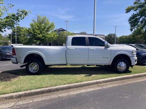 Bright White Clearcoat 2024 RAM 3500 Laramie Crew Cab 4x4 8' Box
