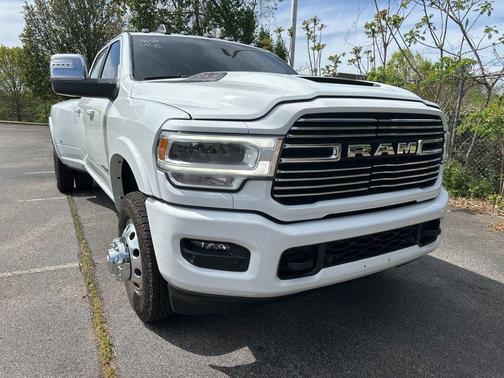 Bright White Clearcoat 2024 RAM 3500 Laramie Crew Cab 4x4 8' Box