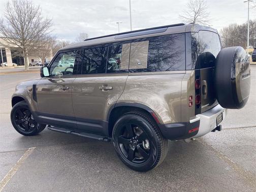 2024 Land Rover Defender 110 P400 S