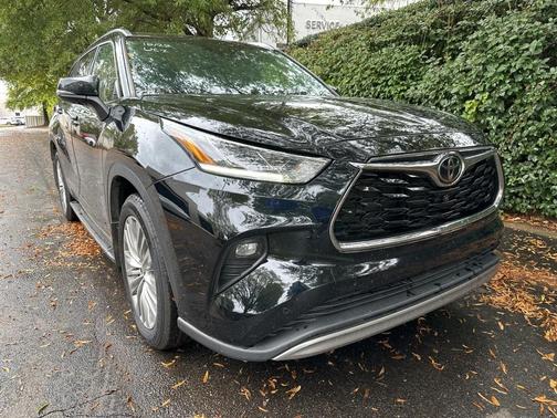 2022 Toyota Highlander Platinum