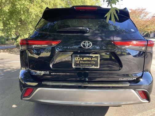 2022 Toyota Highlander Platinum