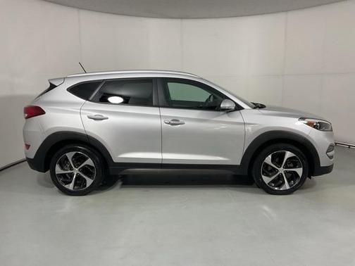 2016 Hyundai TUCSON Sport
