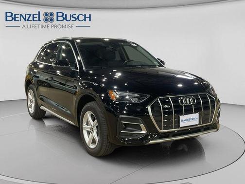 Brilliant Black 2023 Audi Q5 40 Premium