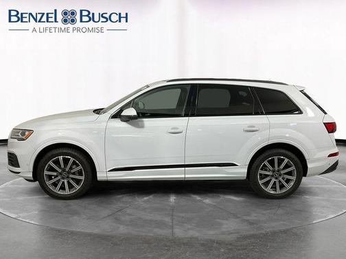 2022 Audi Q7 45 Premium Plus