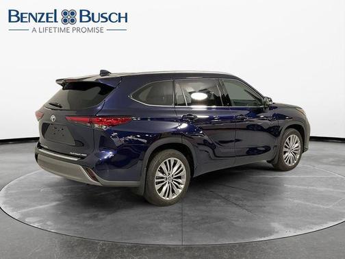 2022 Toyota Highlander Platinum